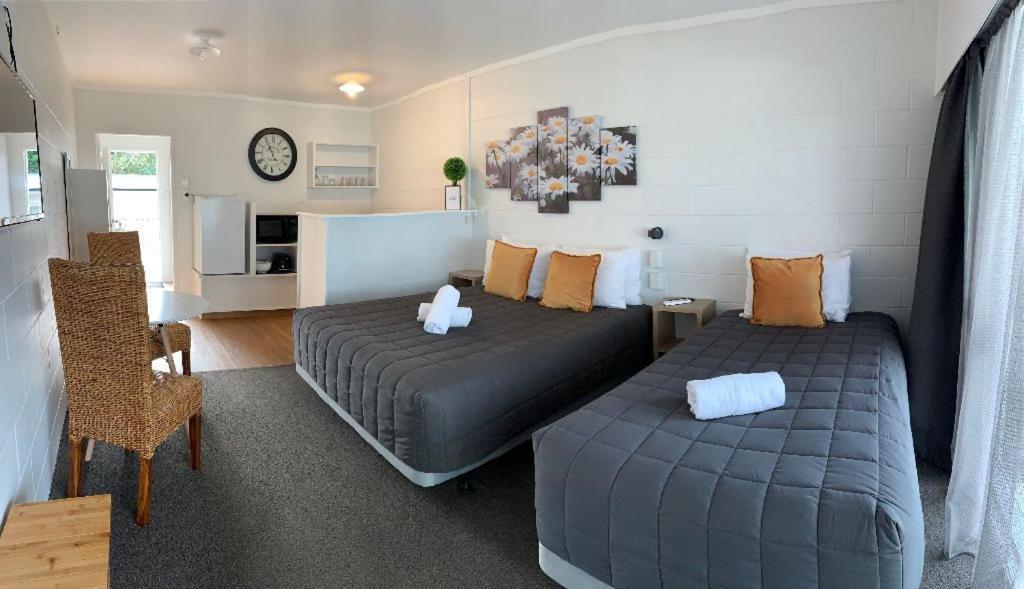 Racecourse Motel Paeroa Exterior foto