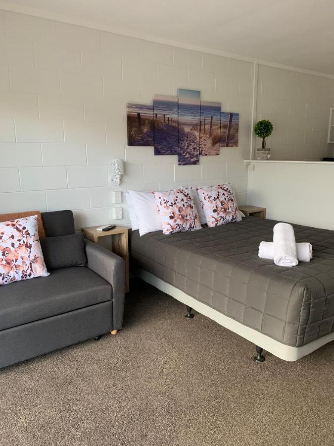 Racecourse Motel Paeroa Exterior foto